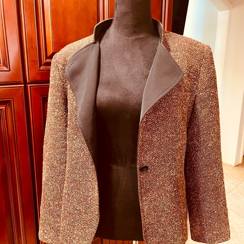 Australian jacket! Beautiful silk interior